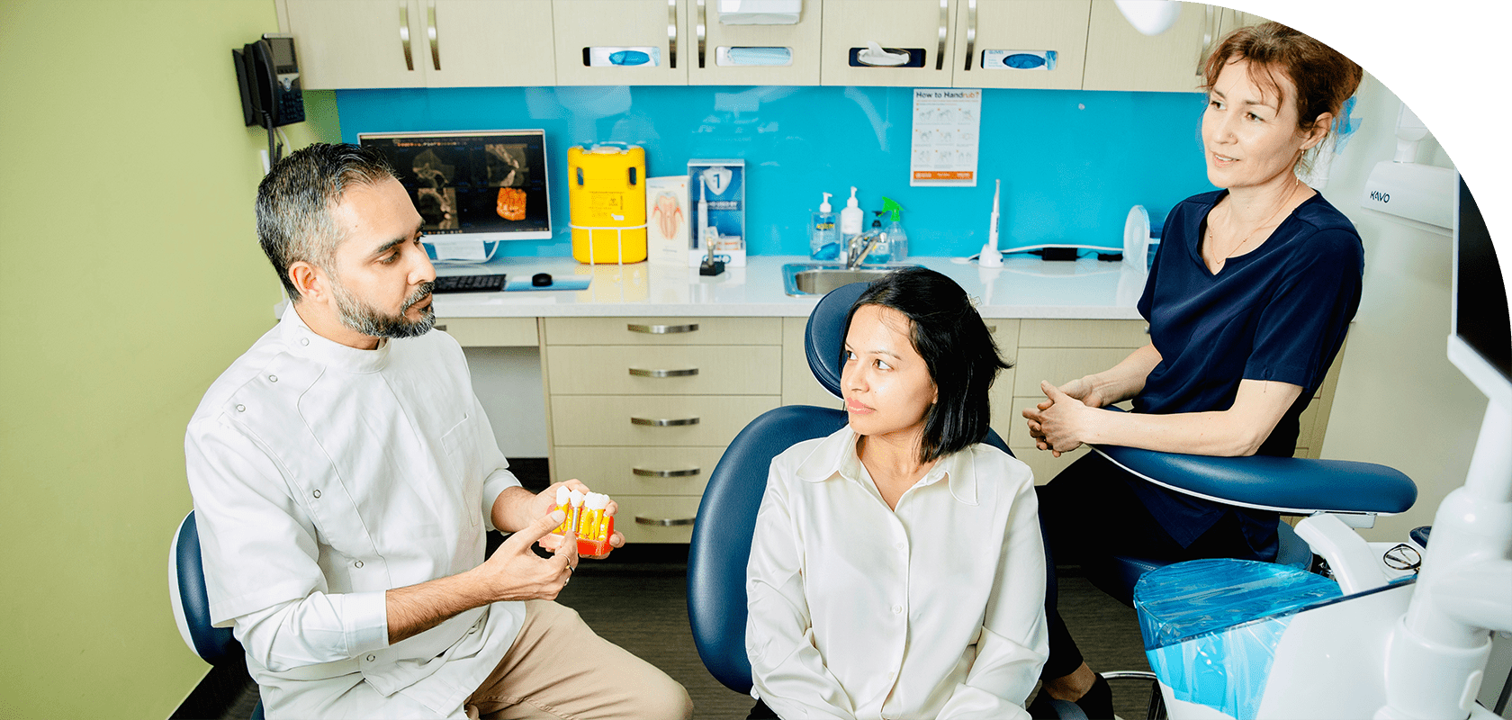 dental implants hero banner min